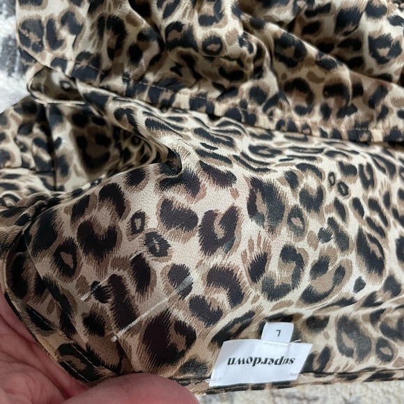 Supetdown Lexi Smocked Short Sleeve Cheetah Print Semi Sheer Top - Picture 10 of 12